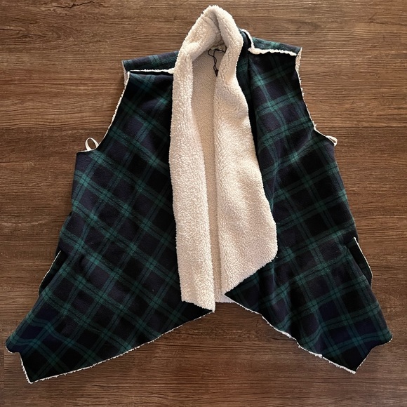 Crescent Jackets & Blazers - Plaid Sherpa Vest